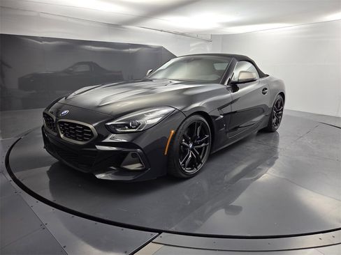 Used 2023 BMW Z4 M40i w/ Premium Package image 32