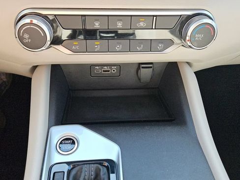 Used 2025 Nissan Altima 2.5 SV FWD image 19