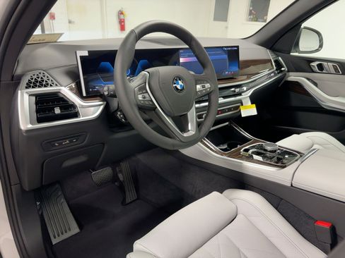 New 2026 BMW X5 sDrive40i w/ Parking Assistance Package image 4