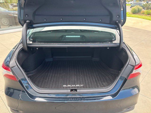 Used 2018 Toyota Camry XLE FWD image 28