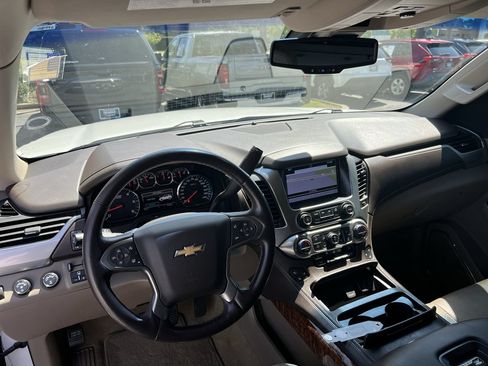 Used 2018 Chevrolet Suburban Premier AWD/4WD image 30