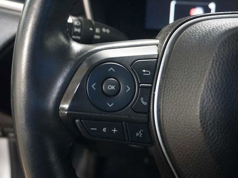 Used 2023 Toyota Corolla Cross XLE image 23