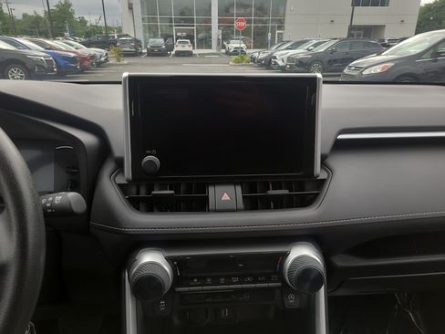 Certified 2023 Toyota RAV4 LE AWD/4WD image 19