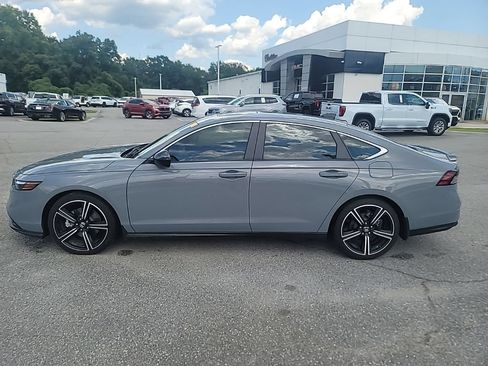 Used 2025 Honda Accord Sport image 4