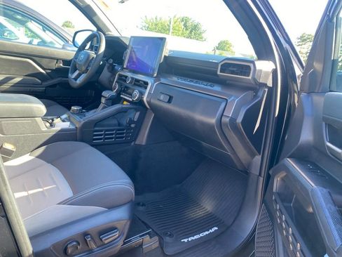 Used 2024 Toyota Tacoma TRD Off-Road w/ TRD Off Road Upgrade Package AWD/4WD image 11