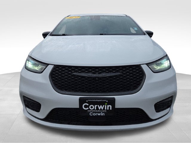 Used 2024 Chrysler Pacifica Limited FWD image 5