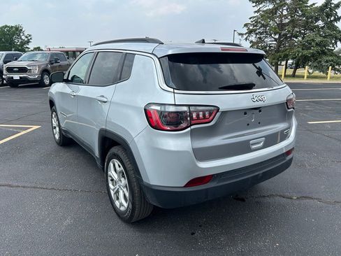 Used 2024 Jeep Compass Latitude AWD/4WD image 7