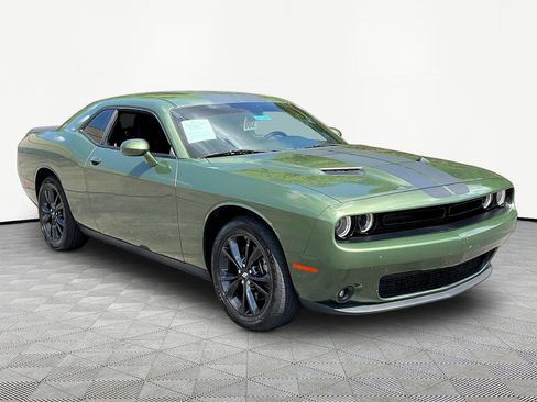 Used 2022 Dodge Challenger SXT w/ Driver Convenience Group AWD/4WD image 3