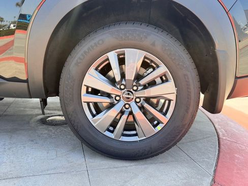 New 2025 Nissan Pathfinder SV w/ Cargo Package image 8