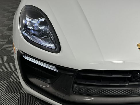 Certified 2025 Porsche Macan Turbo image 12