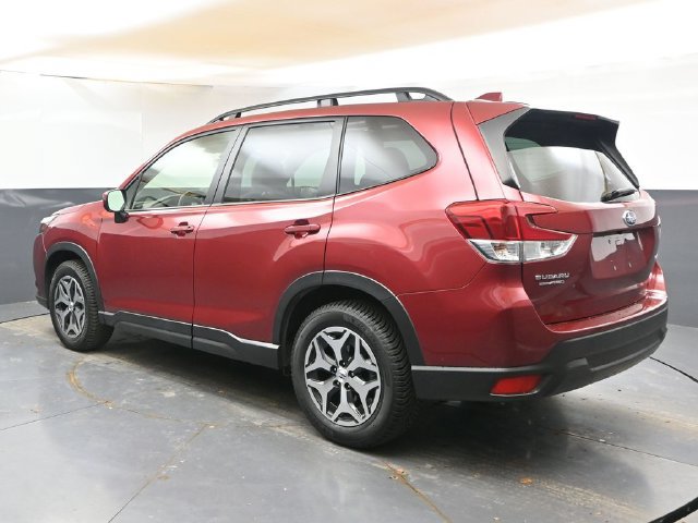 Used 2023 Subaru Forester Premium AWD/4WD image 3