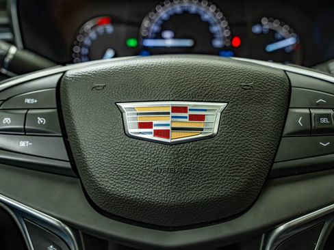 Used 2017 Cadillac XT5 Luxury w/ Driver Awareness Package FWD image 22