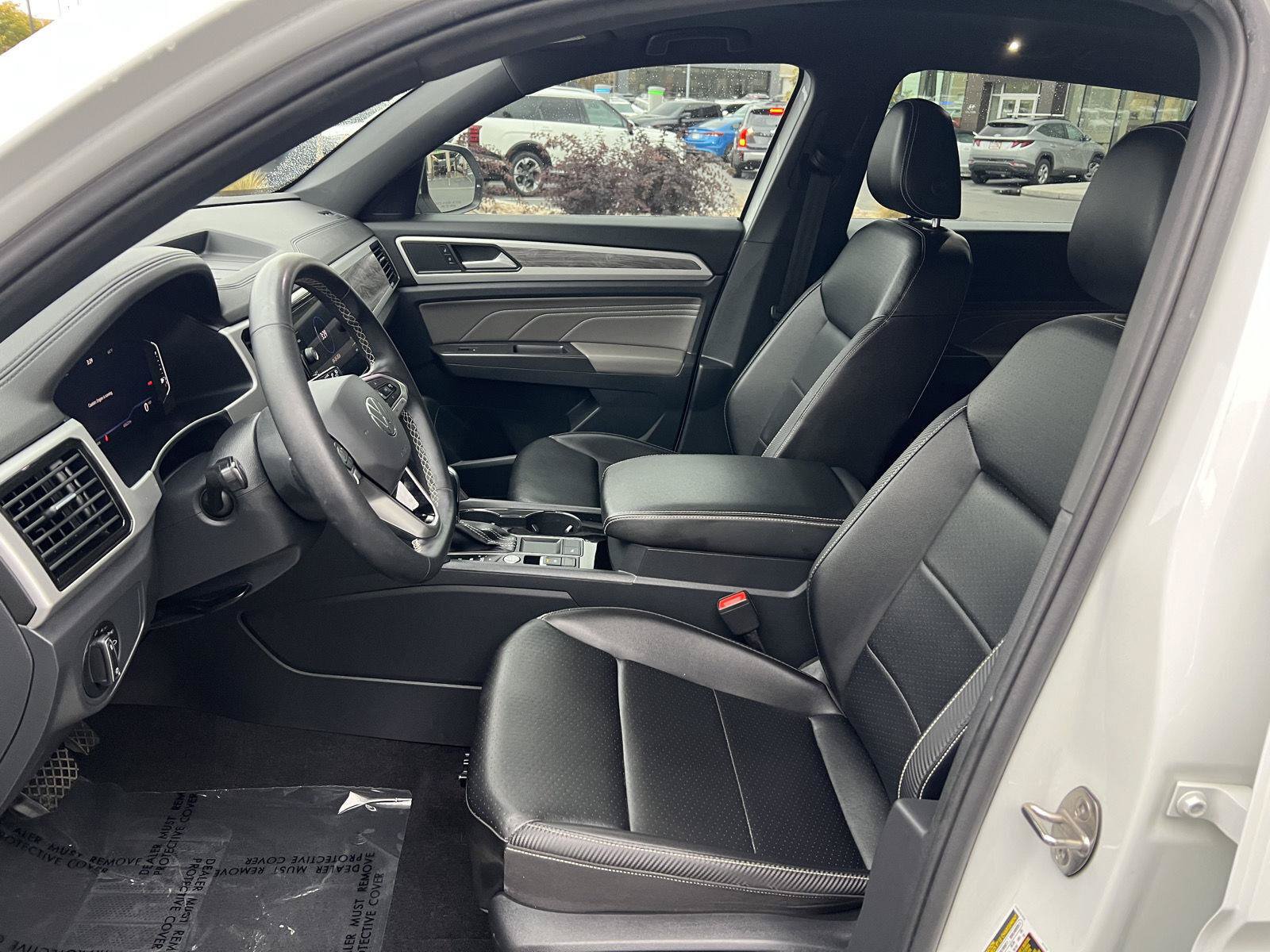 Used 2022 Volkswagen Atlas Cross Sport SE FWD image 27