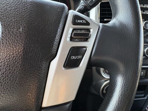 Used 2018 Nissan Titan SV image 32