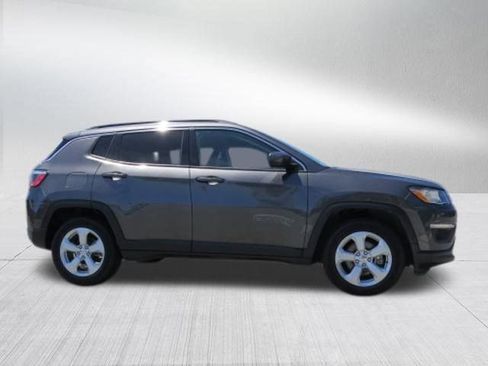 Used 2020 Jeep Compass Latitude FWD image 2