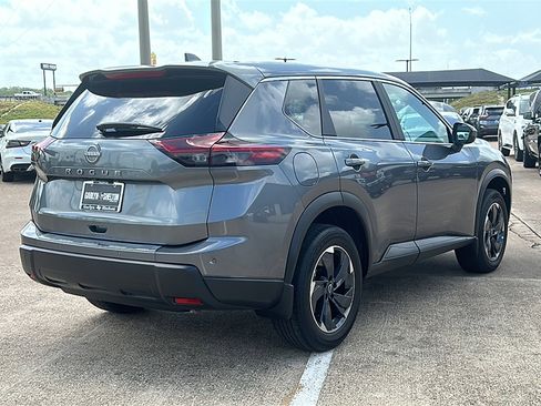 Certified 2025 Nissan Rogue SV image 8