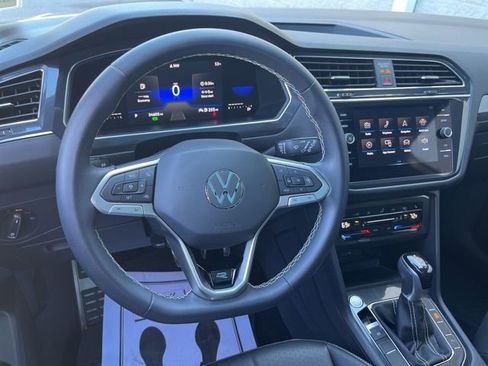 Certified 2023 Volkswagen Tiguan SE R-Line image 35