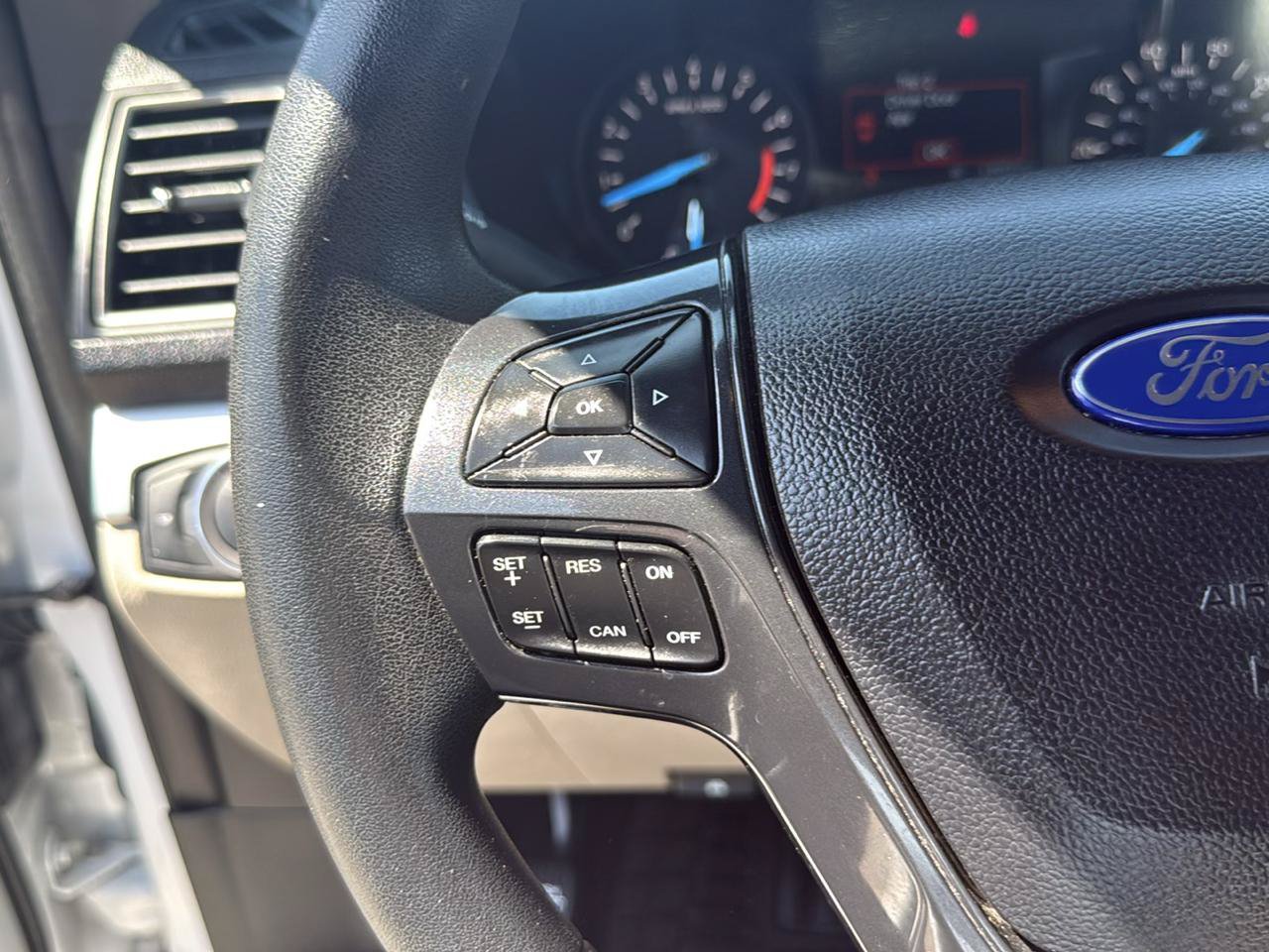 Used 2019 Ford Explorer FWD image 18