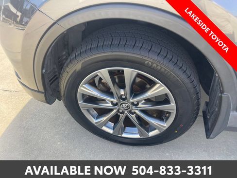 Certified 2018 Toyota RAV4 Limited FWD image 15