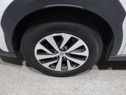 Used 2024 Subaru Outback Premium AWD/4WD image 9