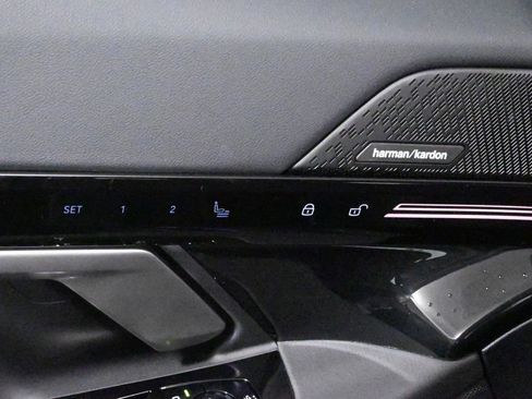 Used 2026 BMW 530i xDrive w/ Premium Package image 30