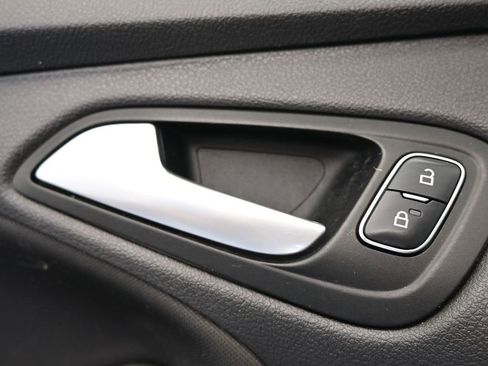 Used 2018 Ford Focus SEL image 21