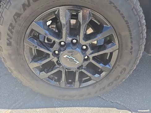 Used 2025 Chevrolet Silverado 2500 LTZ w/ Trail Boss Package AWD/4WD image 39