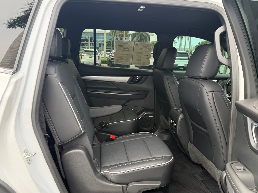 Used 2025 Buick Enclave Preferred w/ Power Package FWD image 19