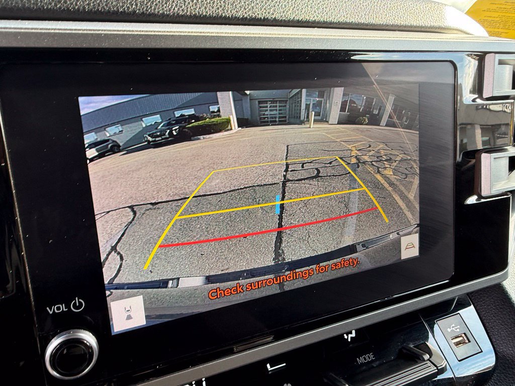 Used 2025 Toyota Tundra SR5 AWD/4WD image 31