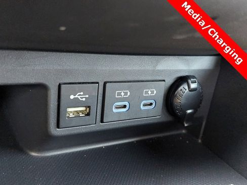 Used 2022 Toyota Highlander XLE image 30