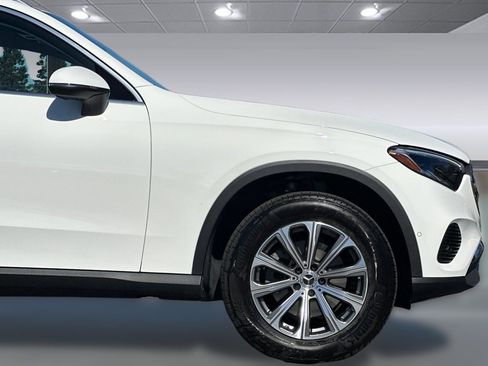 Used 2024 Mercedes-Benz GLC 300 4MATIC image 36