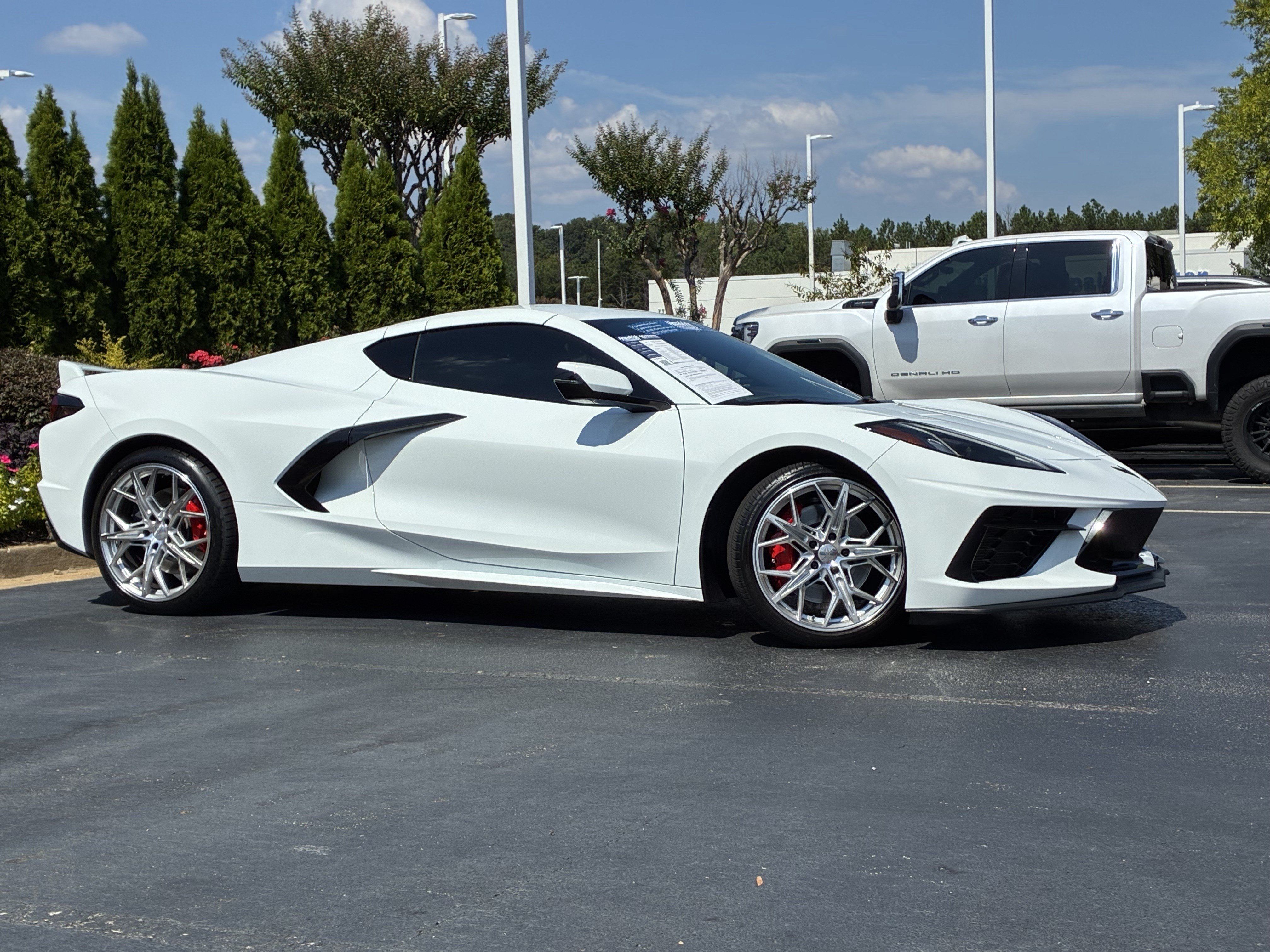 Used 2021 Chevrolet Corvette Stingray Premium Cpe w/ Z51 Performance Package RWD image 3