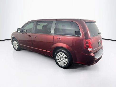 Used 2018 Dodge Grand Caravan SE FWD image 5