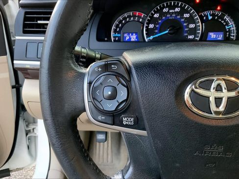 Used 2014 Toyota Camry XLE FWD image 22