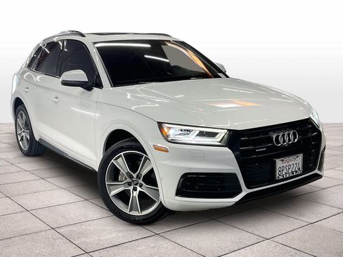 Used 2020 Audi Q5 Prestige w/ Prestige Package AWD/4WD image 2