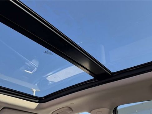 Used 2017 Cadillac XT5 Luxury image 30