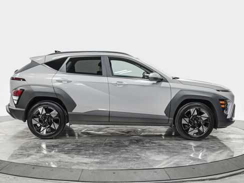 Used 2024 Hyundai Kona SEL FWD image 8