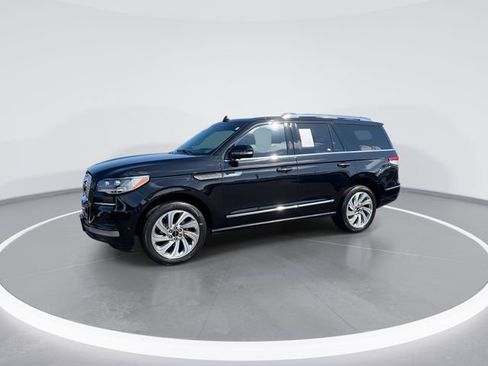 Used 2024 Lincoln Navigator Reserve AWD/4WD image 4