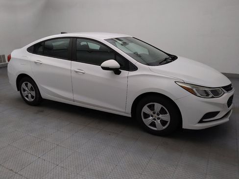 Used 2018 Chevrolet Cruze LS FWD image 11