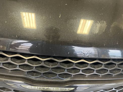 Used 2018 Chrysler Pacifica Touring-L w/ S Appearance Package FWD image 18