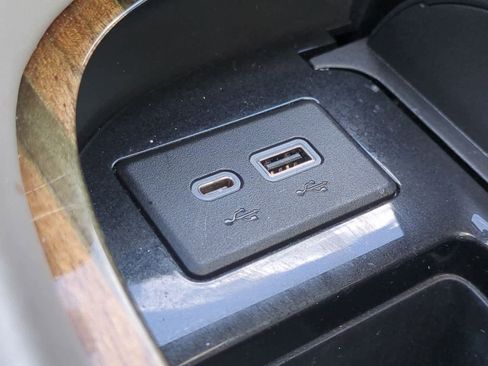 Used 2021 Cadillac Escalade Sport Platinum image 31