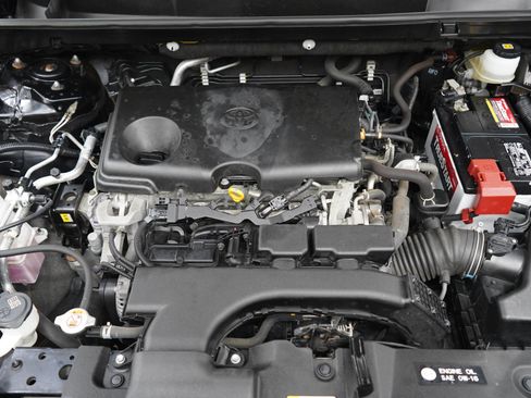 Used 2019 Toyota RAV4 LE AWD/4WD image 28