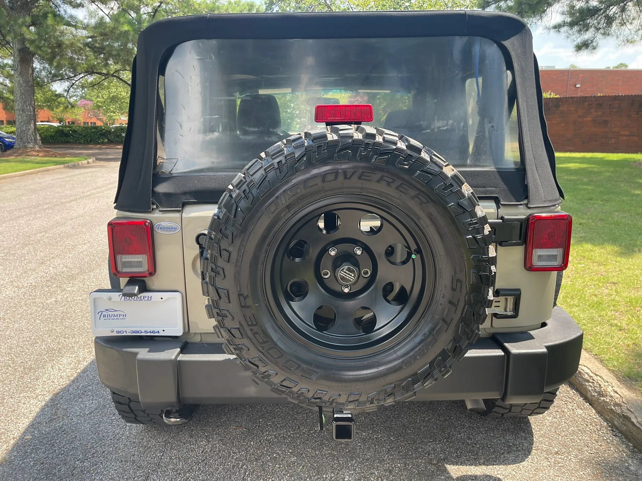 Used 2017 Jeep Wrangler Sport AWD/4WD image 4
