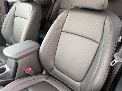 New 2026 Kia Seltos EX FWD image 17