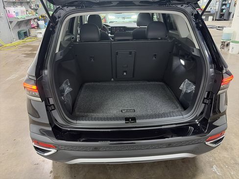 New 2026 Volkswagen Taos SEL image 30