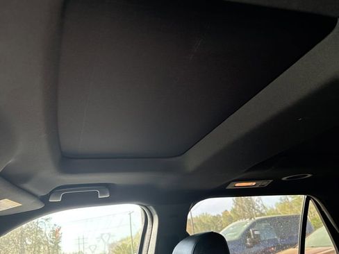 Used 2017 Ford Explorer XLT w/ Equipment Group 202A image 13