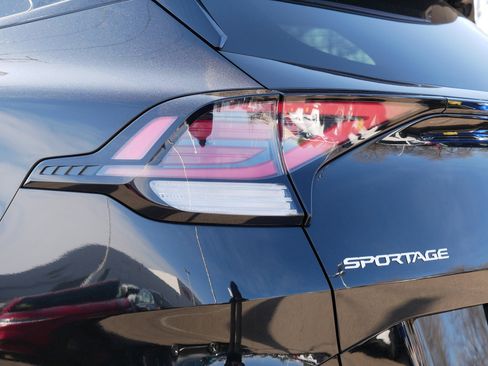 Certified 2025 Kia Sportage SX Prestige image 17
