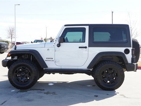 Used 2016 Jeep Wrangler Sport w/ Connectivity Group image 6