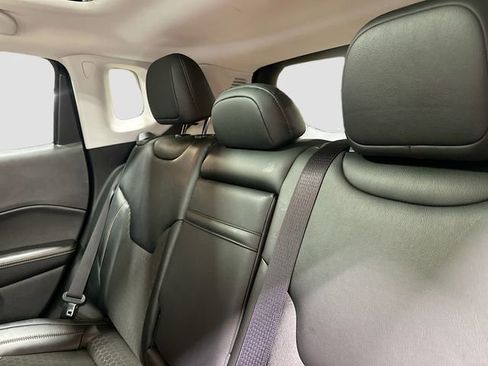 Used 2019 Jeep Compass Latitude w/ Cold Weather Group AWD/4WD image 22