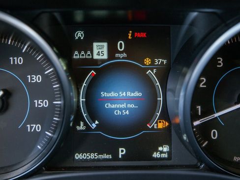 Used 2020 Jaguar F-PACE Premium image 14